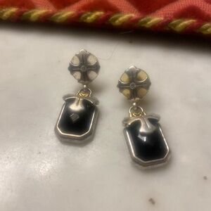 Great earrings!